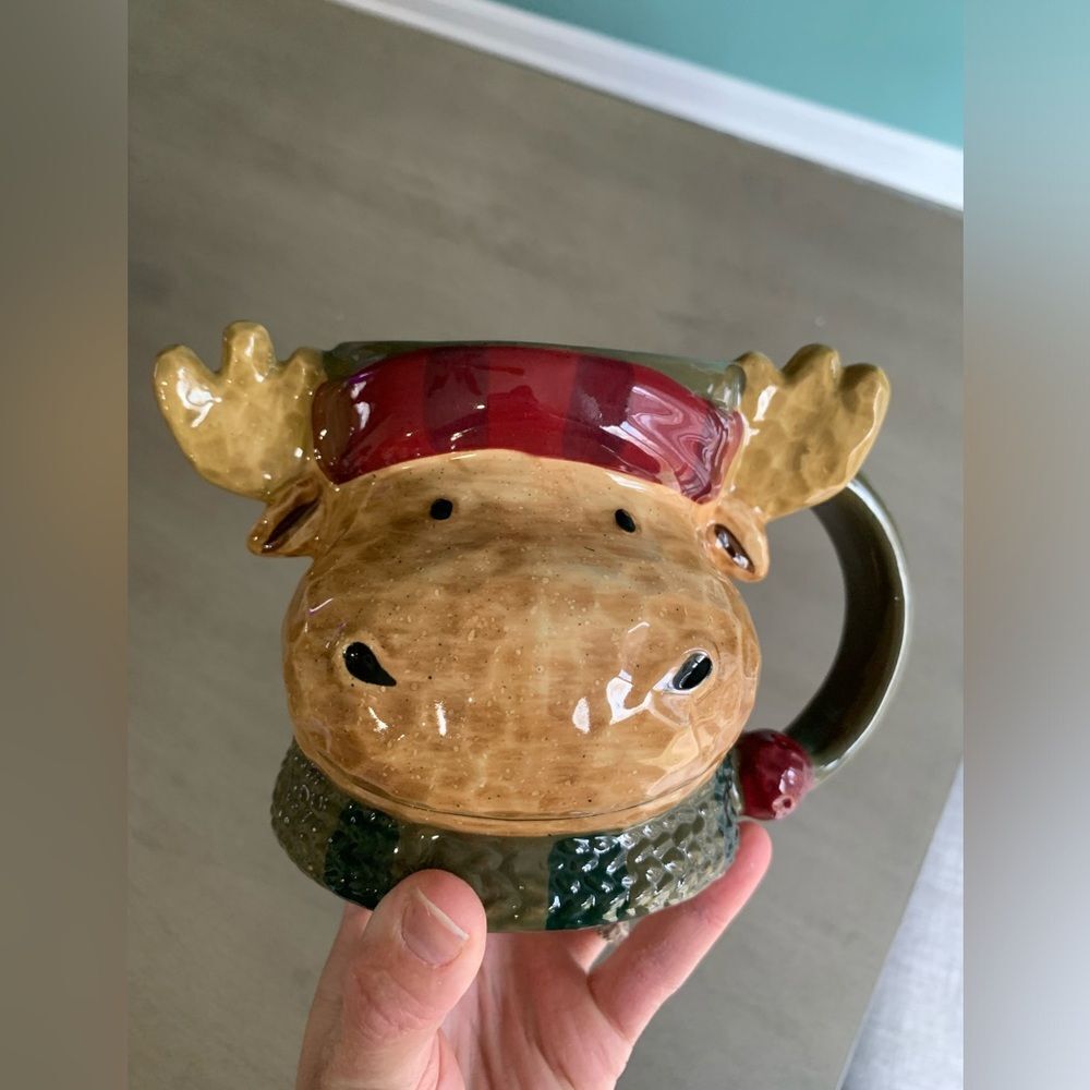 St. Nicholas Square Moose Christmas Heartland Ceramic Mug Red Green Large 3D - Picture 2 of 6